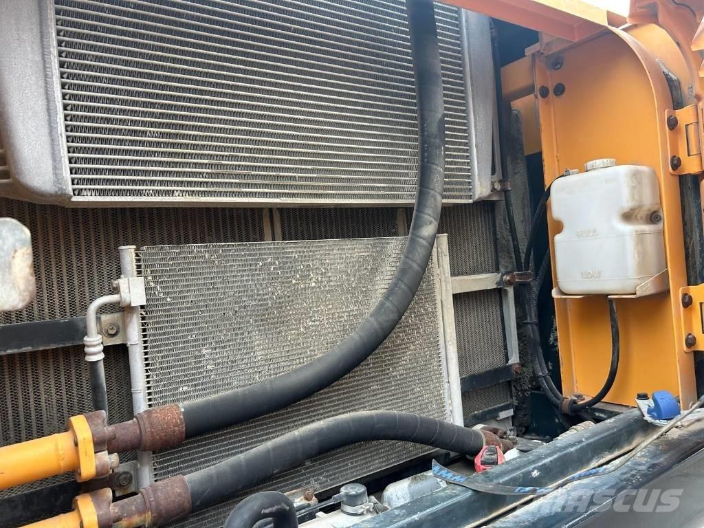 Hyundai R320 LC-9 Crawler excavators