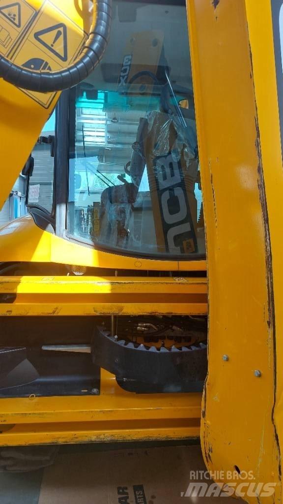 JCB 3 CX Plus TLB's