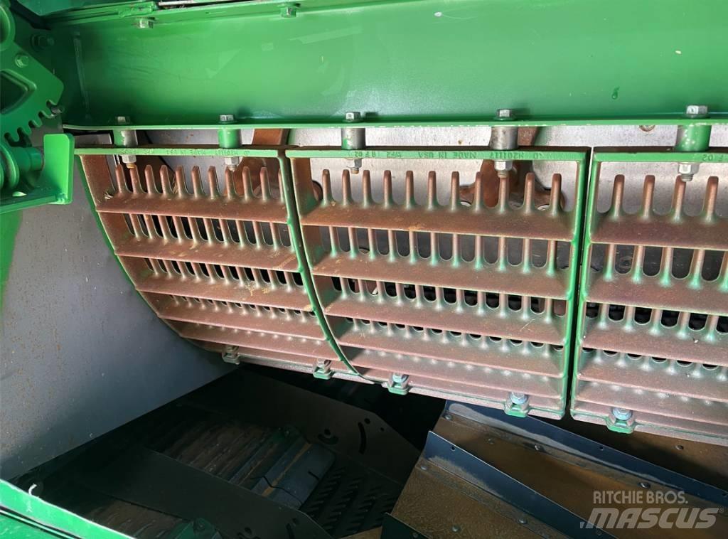 John Deere S 680 Combine harvesters