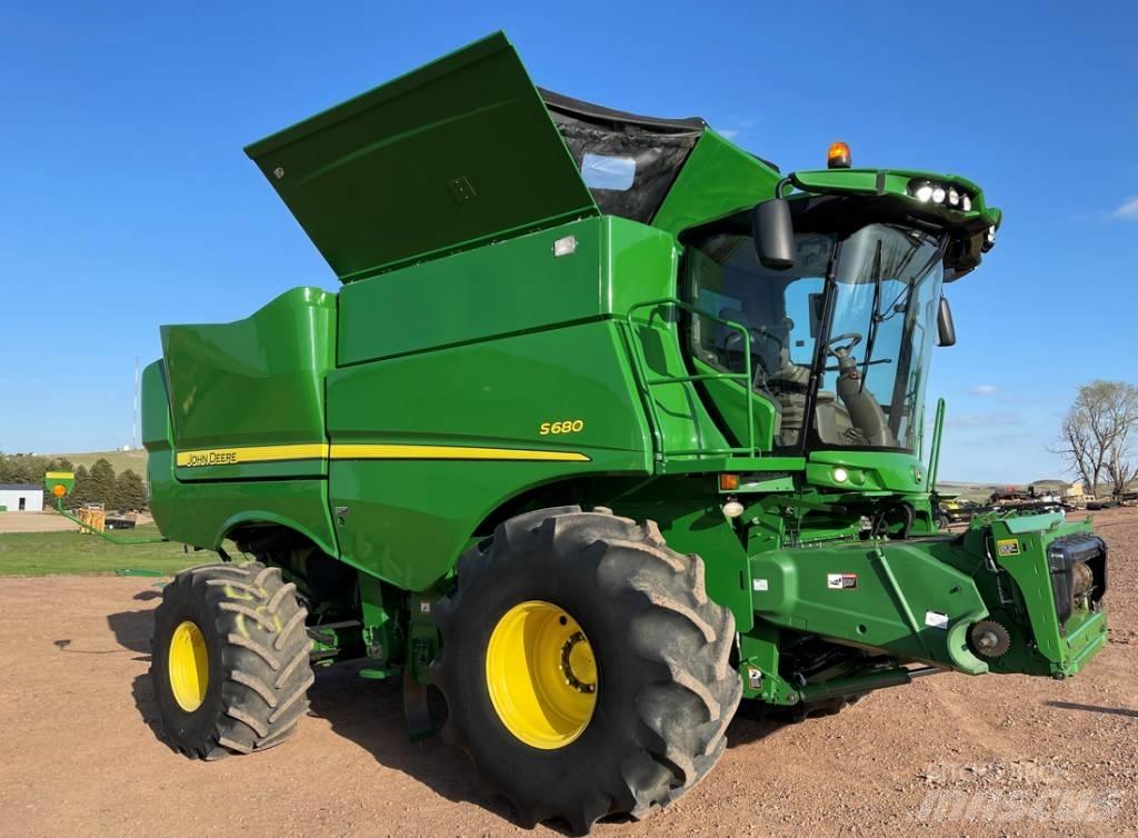 John Deere S 680 Combine harvesters
