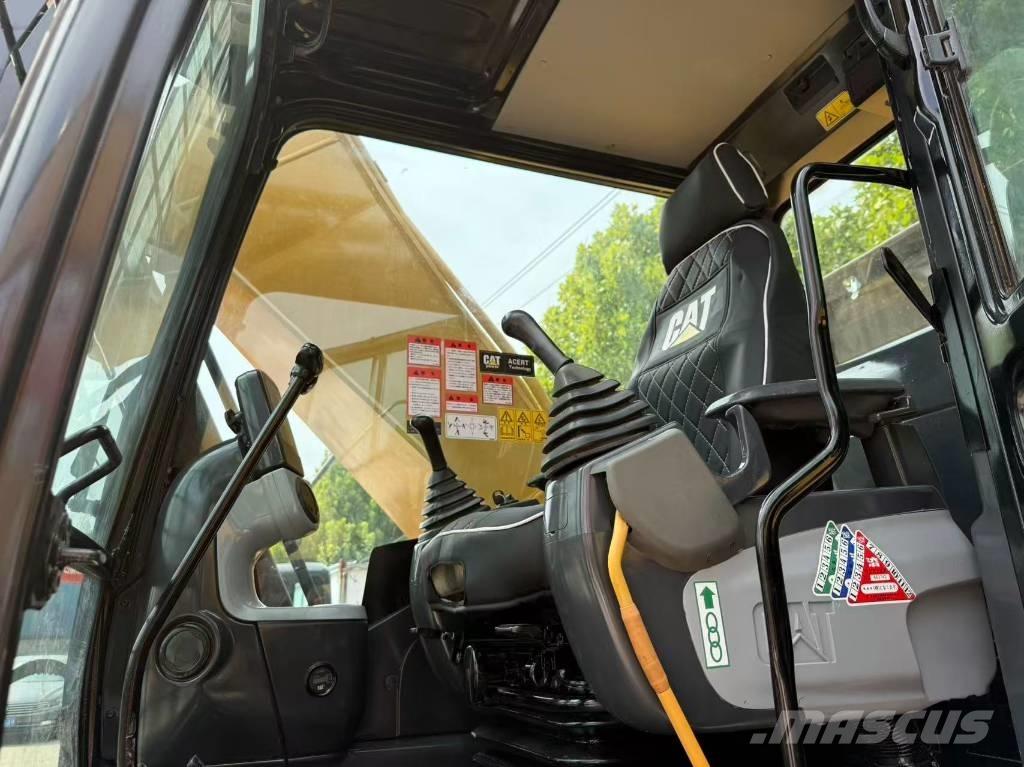 CAT 324 Crawler excavators