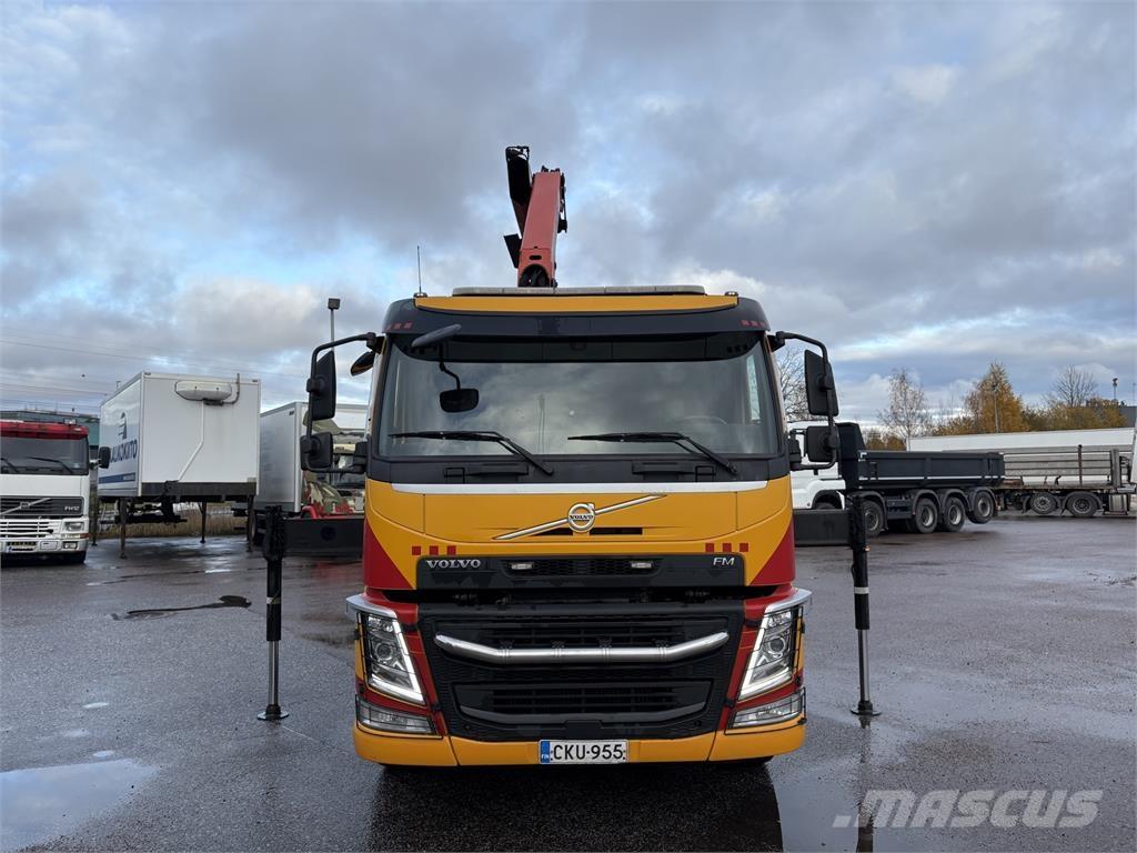 Volvo FM370 6x2 Crane trucks