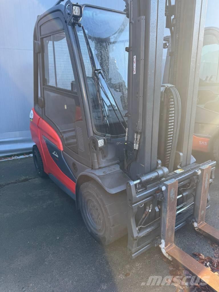 Linde H30D-01 Diesel trucks