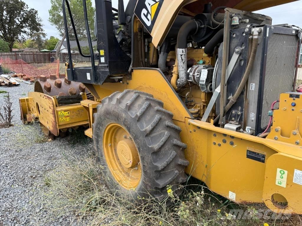 CAT CP 44 Single drum rollers