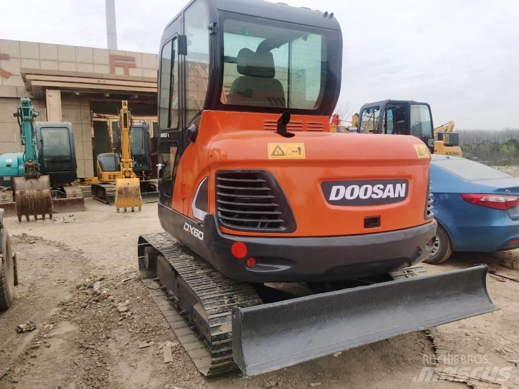 Doosan DX 60 Mini excavators < 7t