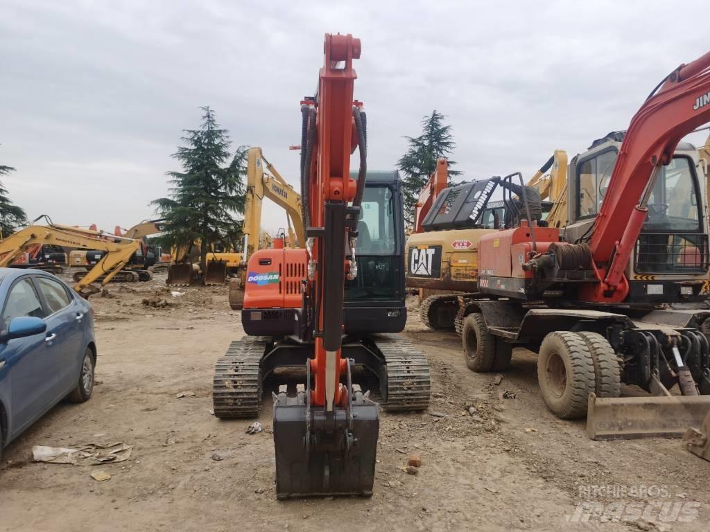 Doosan DX 60 Mini excavators < 7t