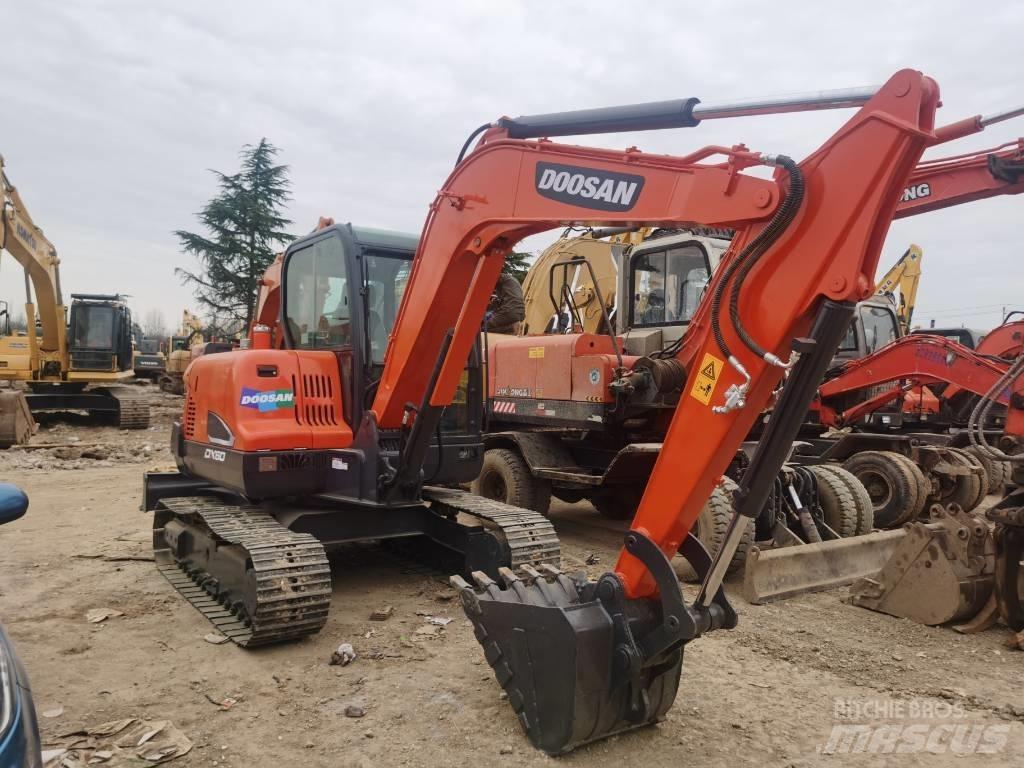 Doosan DX 60 Mini excavators < 7t