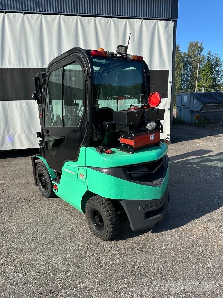 Mitsubishi FD 25 N Diesel trucks