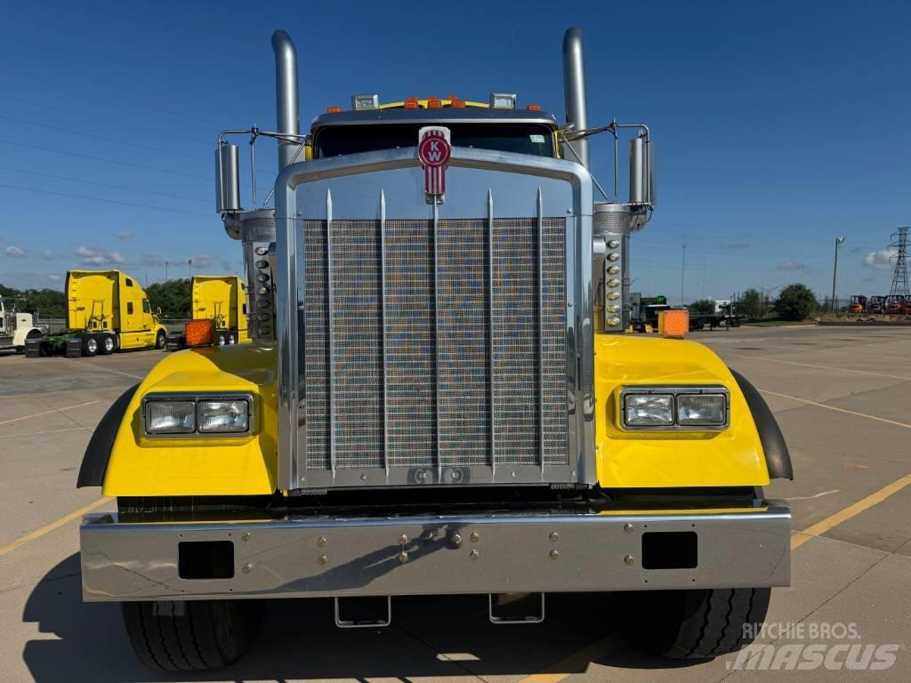Kenworth W 900 Truck Tractor Units