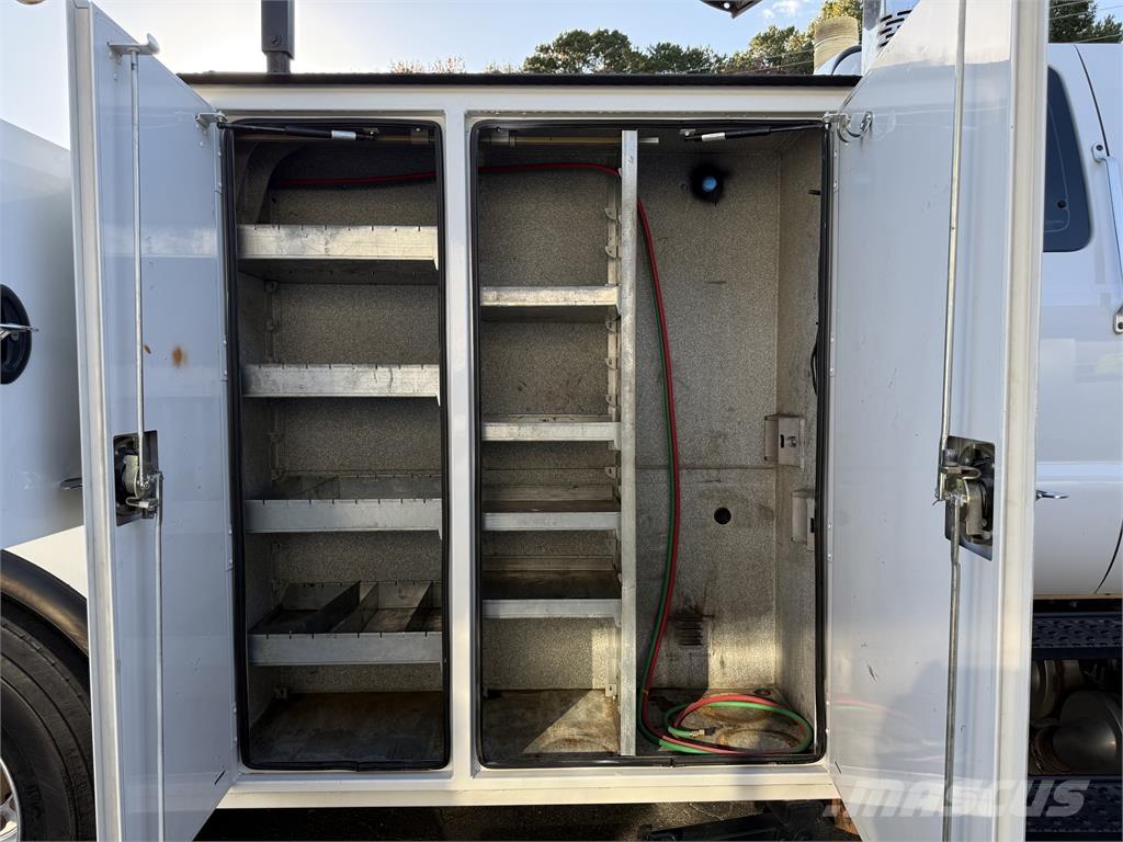 Ford F750 Municipal / general purpose vehicles