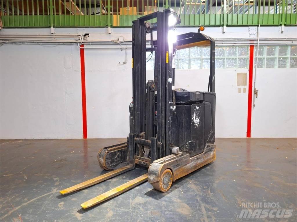 CAT NR16N2 Reach truck