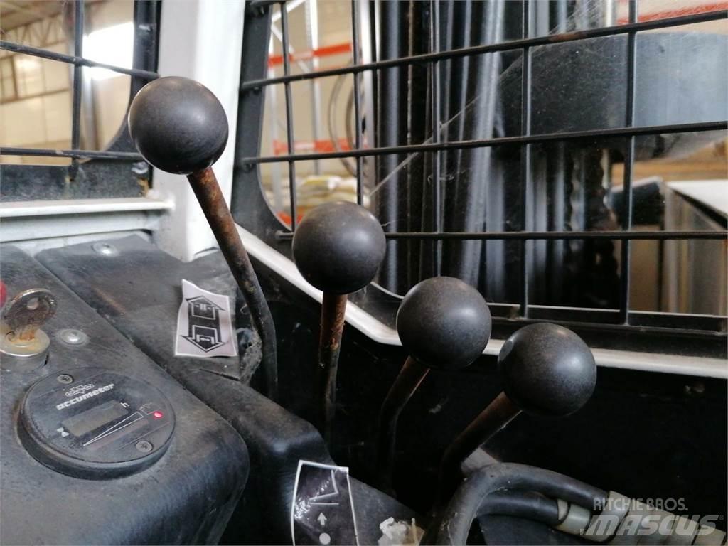 Combilift ESA30 Sideloader