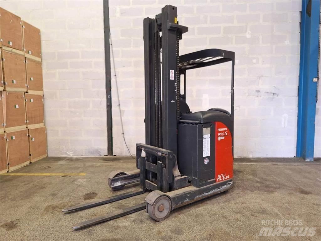Fenwick R14S Reach truck