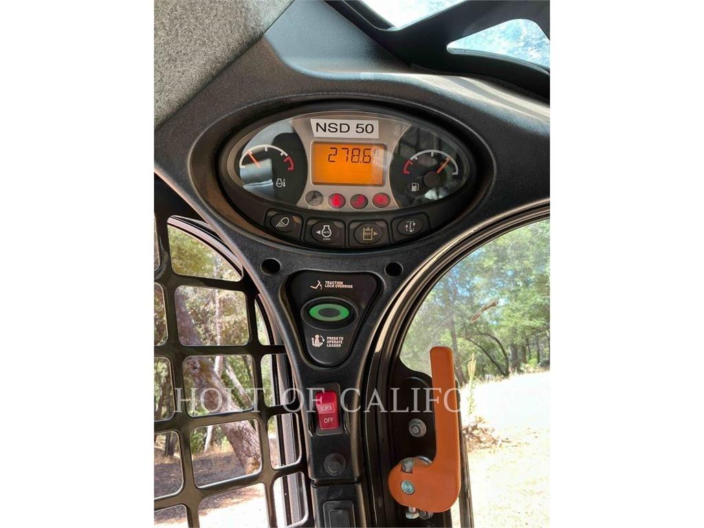 Bobcat T550 Crawler FEL's