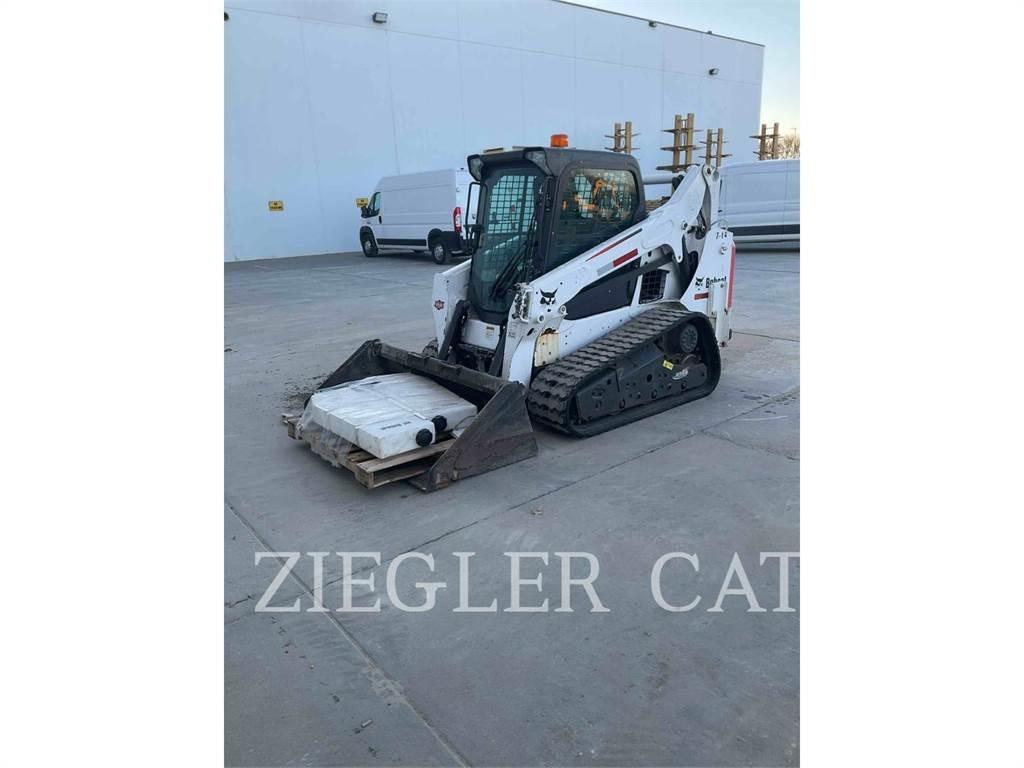 Bobcat T590 Crawler FEL's
