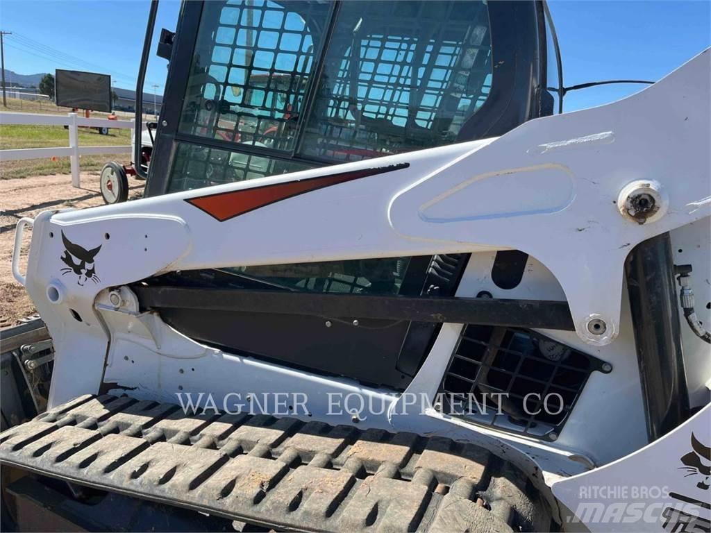 Bobcat T595 Crawler FEL's