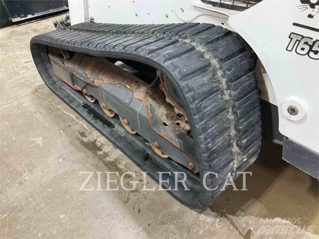 Bobcat T650 Crawler FEL's