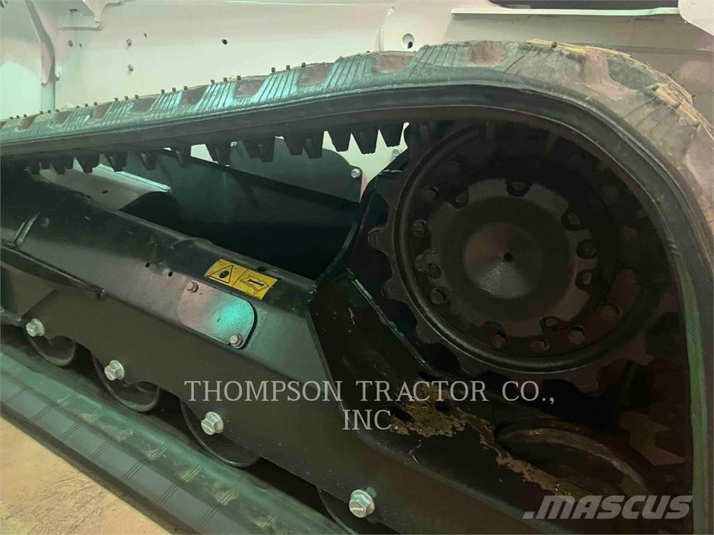 Bobcat T650 Crawler FEL's