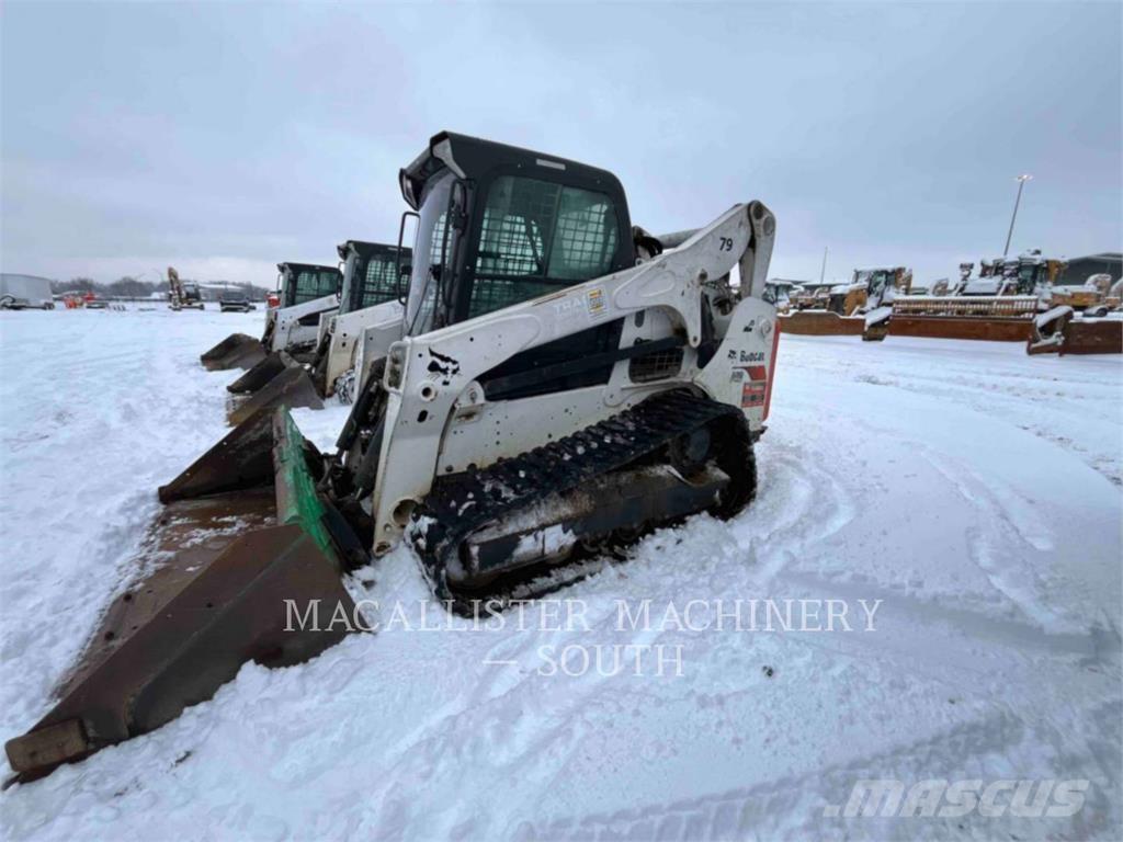 Bobcat T740 Crawler FEL's