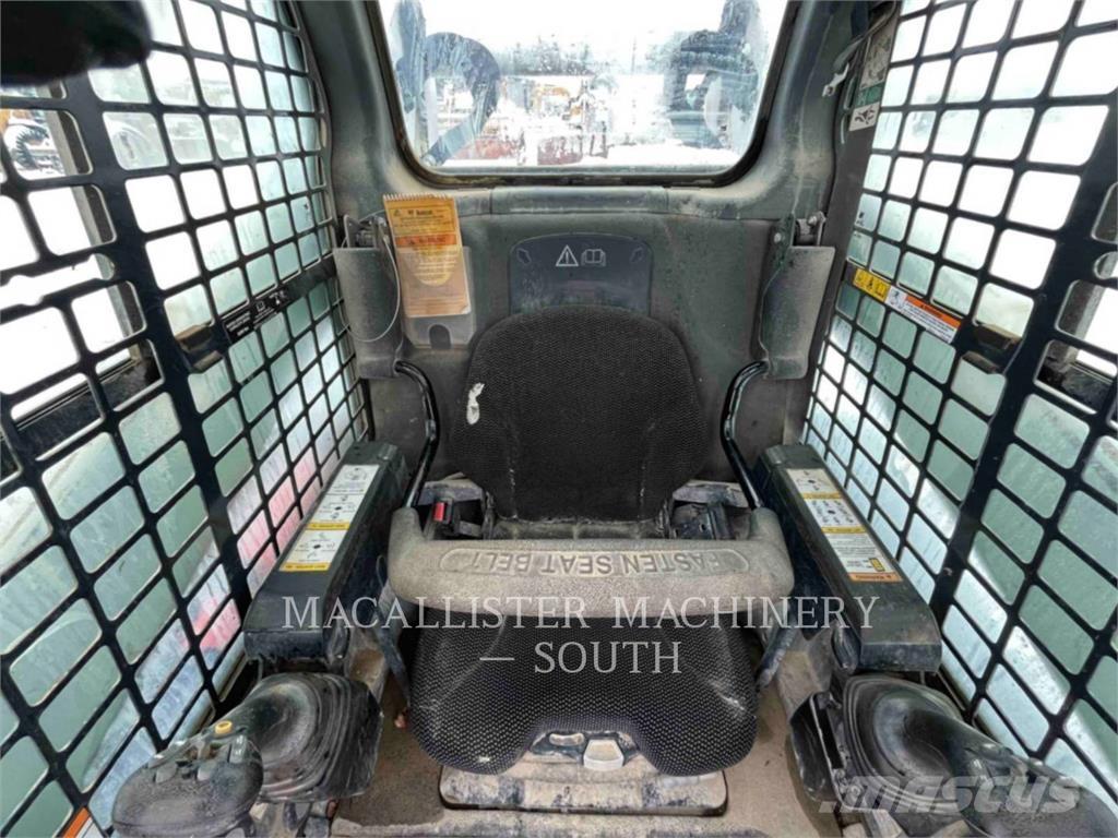 Bobcat T740 Crawler FEL's