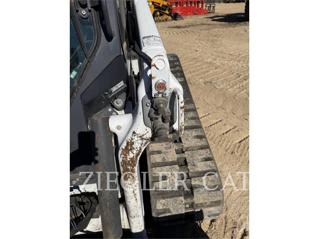 Bobcat T76 Crawler FEL's