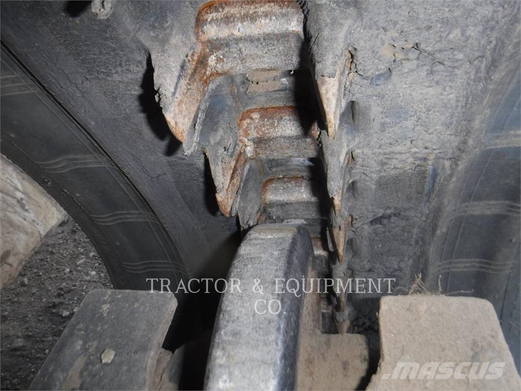 Bobcat T76 Skid steer loaders