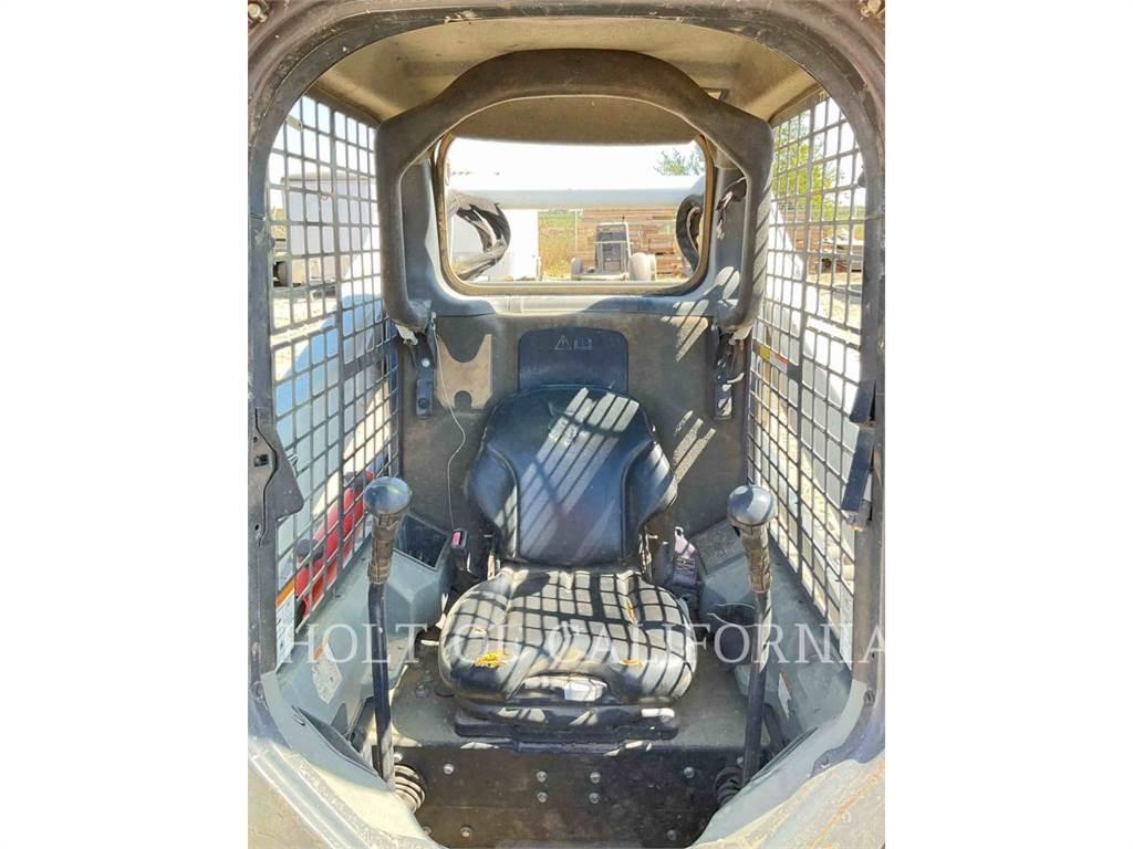 Bobcat T770 Crawler FEL's