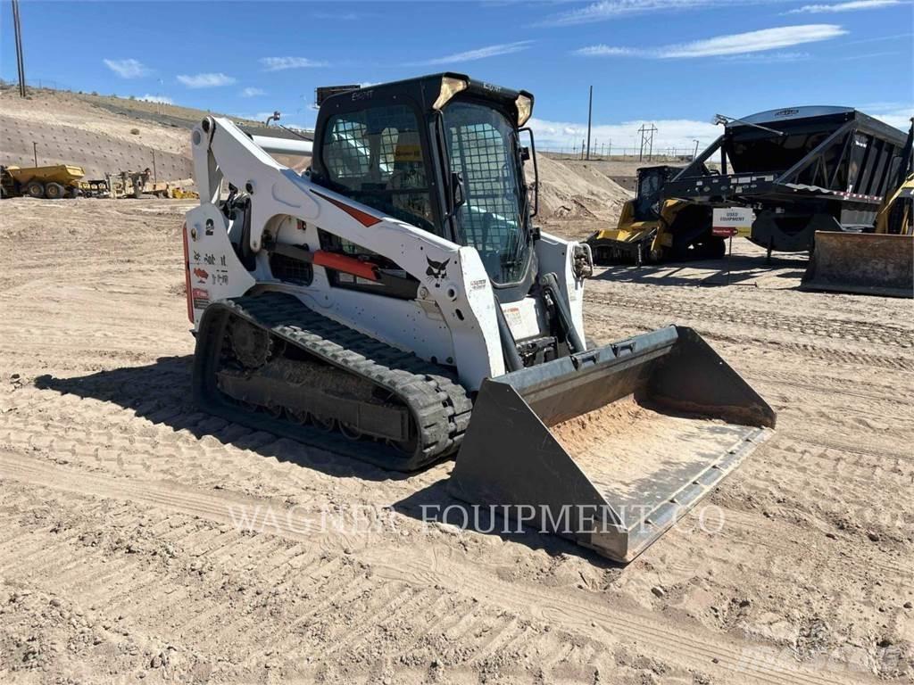 Bobcat T770 Crawler FEL's