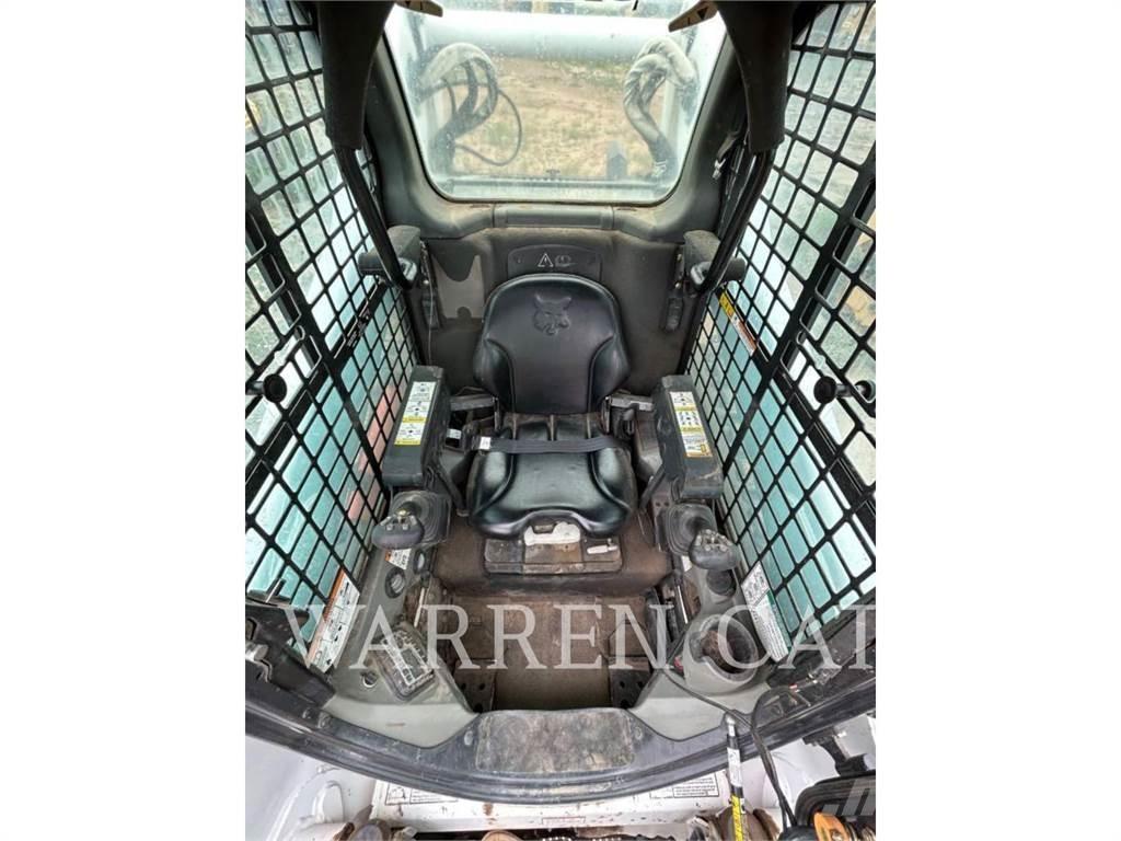 Bobcat T770 Crawler FEL's