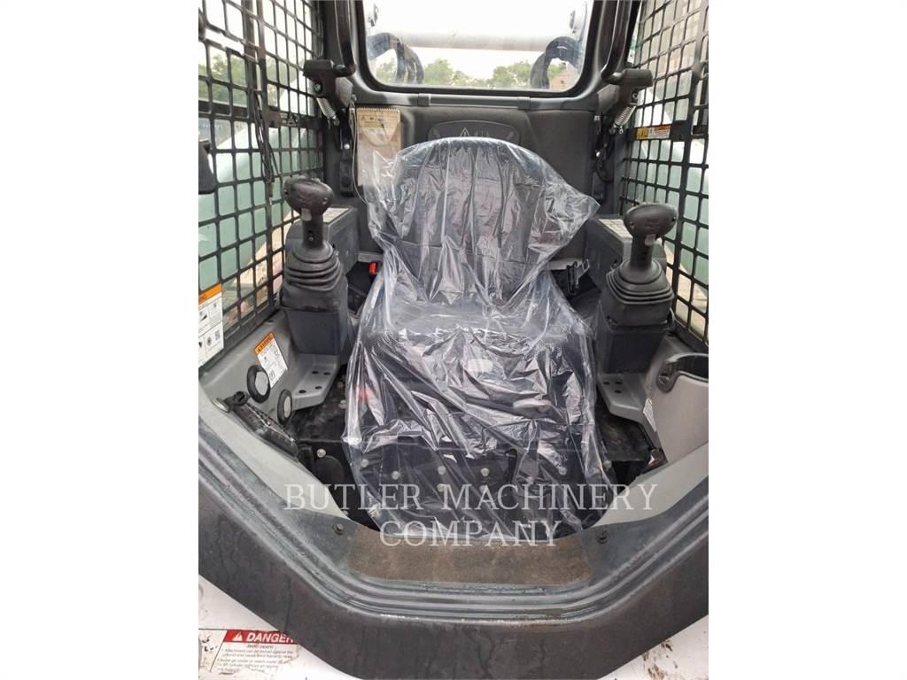 Bobcat T870 Crawler FEL's