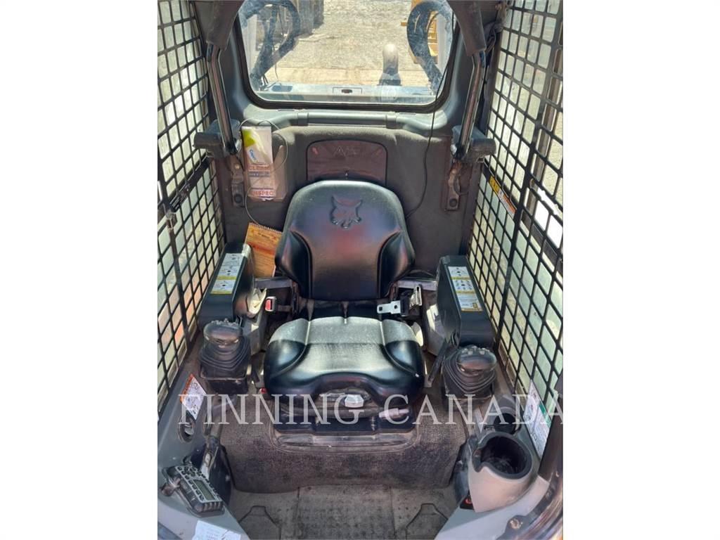 Bobcat T870 Crawler FEL's
