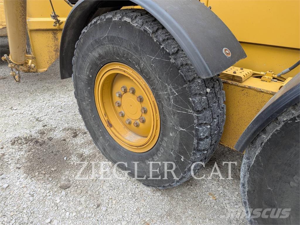 CAT 12M2AWD Graders