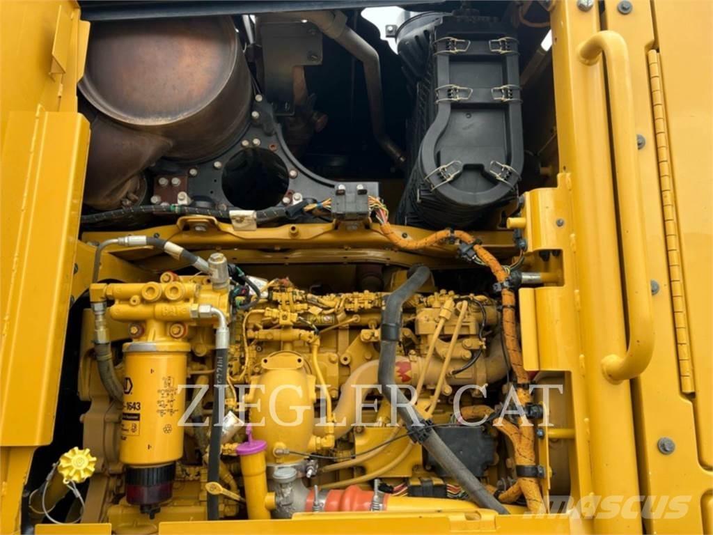 CAT 12M2AWD Graders