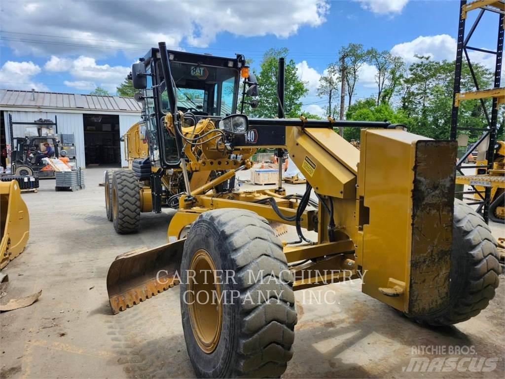 CAT 140 Graders