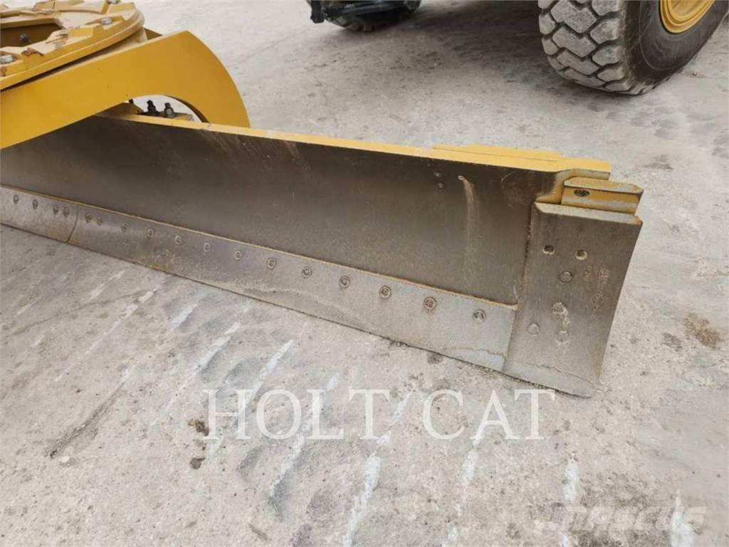 CAT 140 JOY Graders