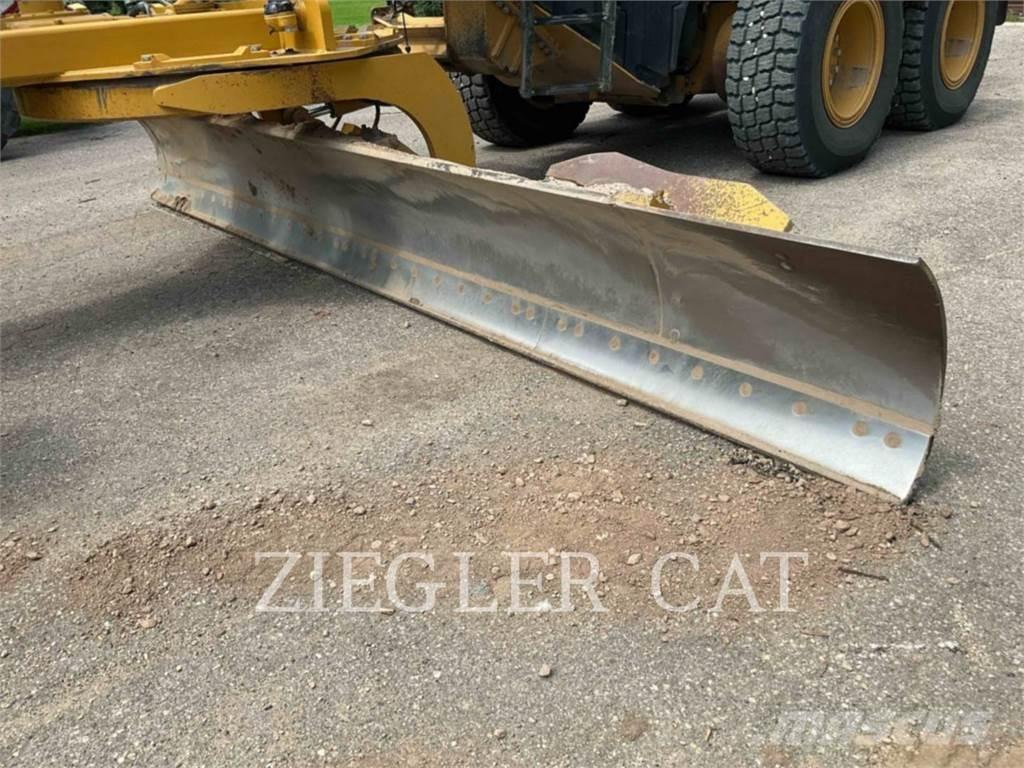CAT 140M3AWD Graders