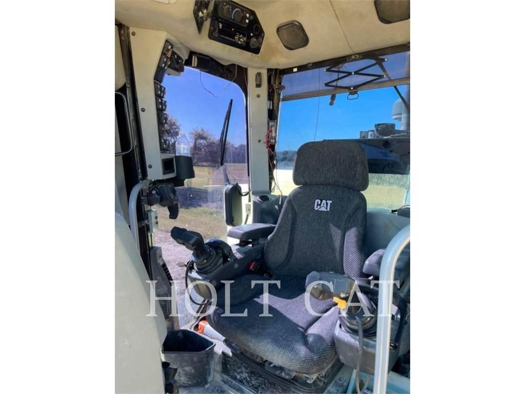 CAT 150AWD JOY Graders