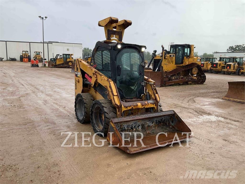 CAT 226D Skid steer loaders