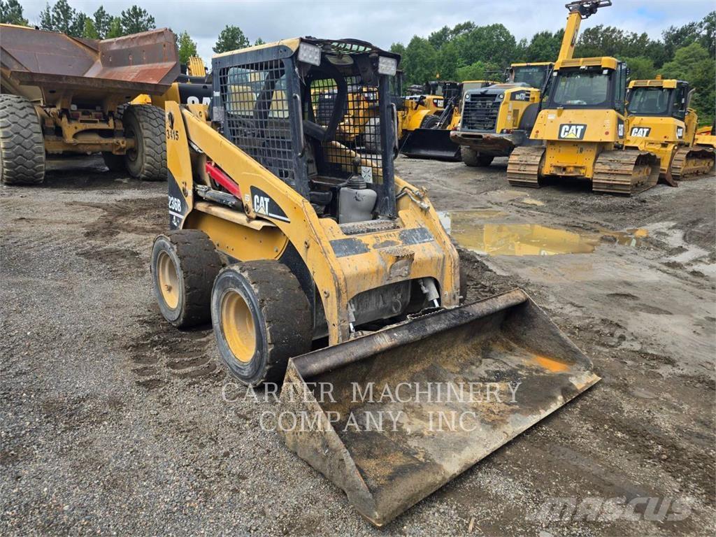 CAT 236B Skid steer loaders