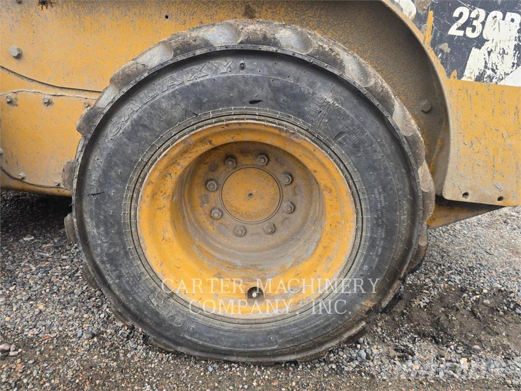 CAT 236B3 Skid steer loaders
