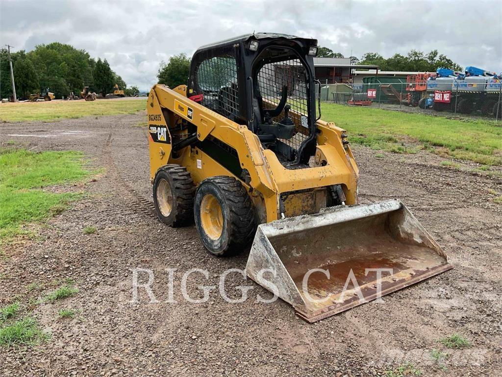 CAT 236D Skid steer loaders