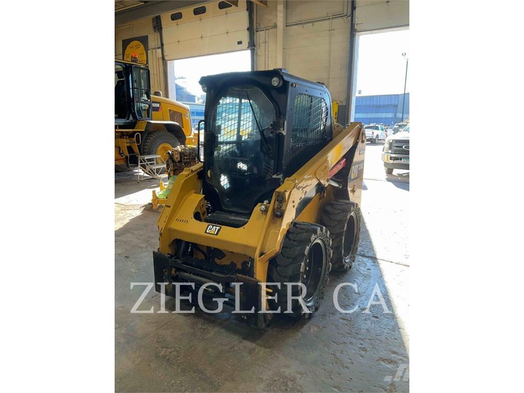 CAT 236D Skid steer loaders