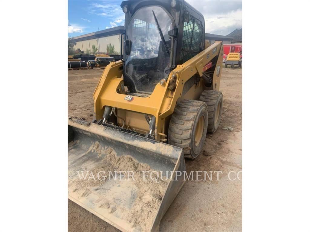 CAT 236D3 Skid steer loaders