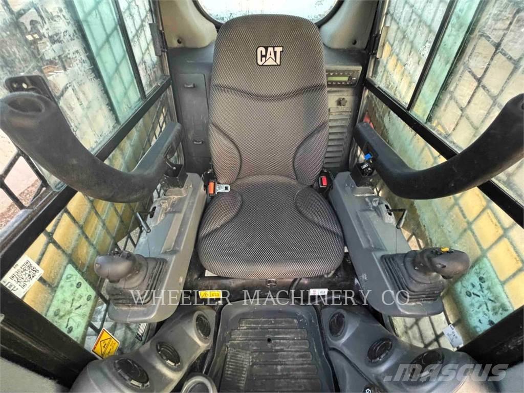 CAT 236D3 C3H2 Skid steer loaders