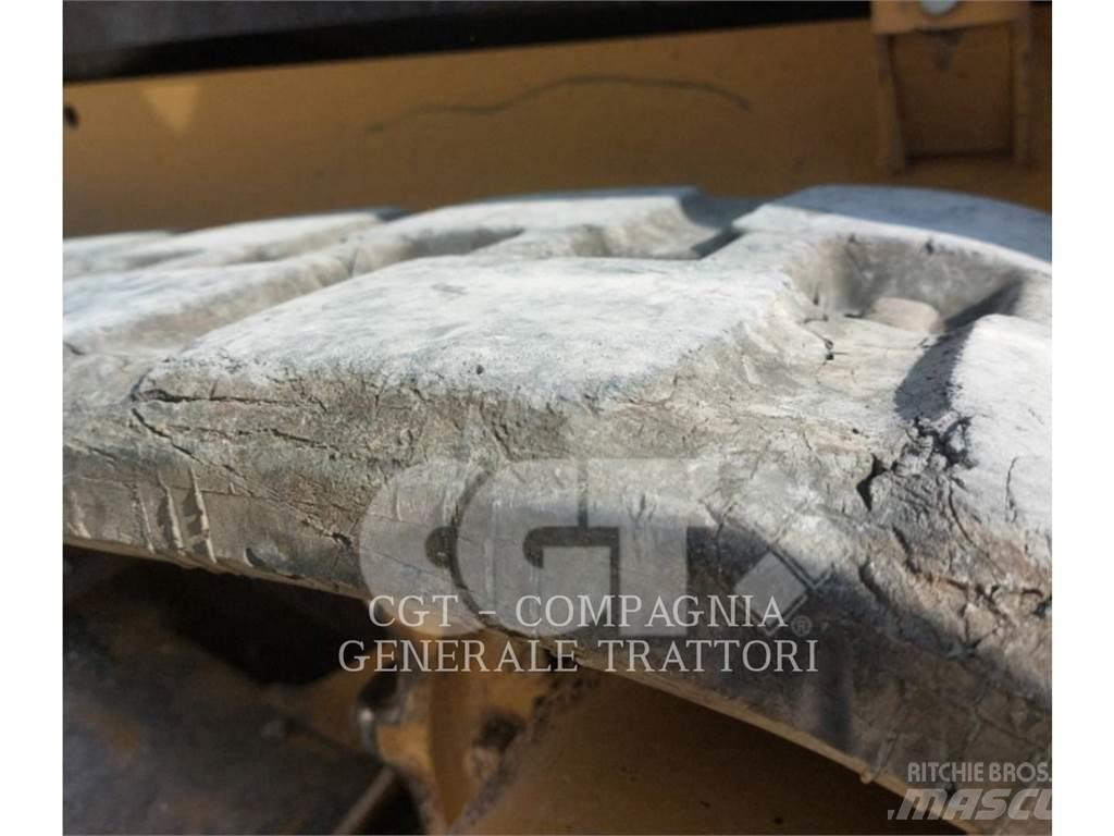 CAT 239D Crawler FEL's