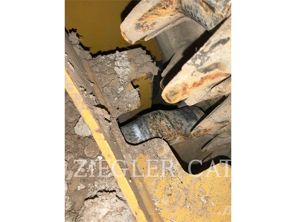 CAT 239D3 Crawler FEL's