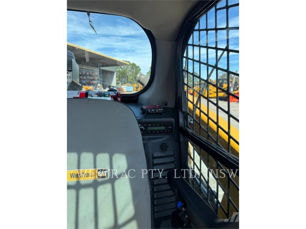 CAT 239D3 Crawler FEL's