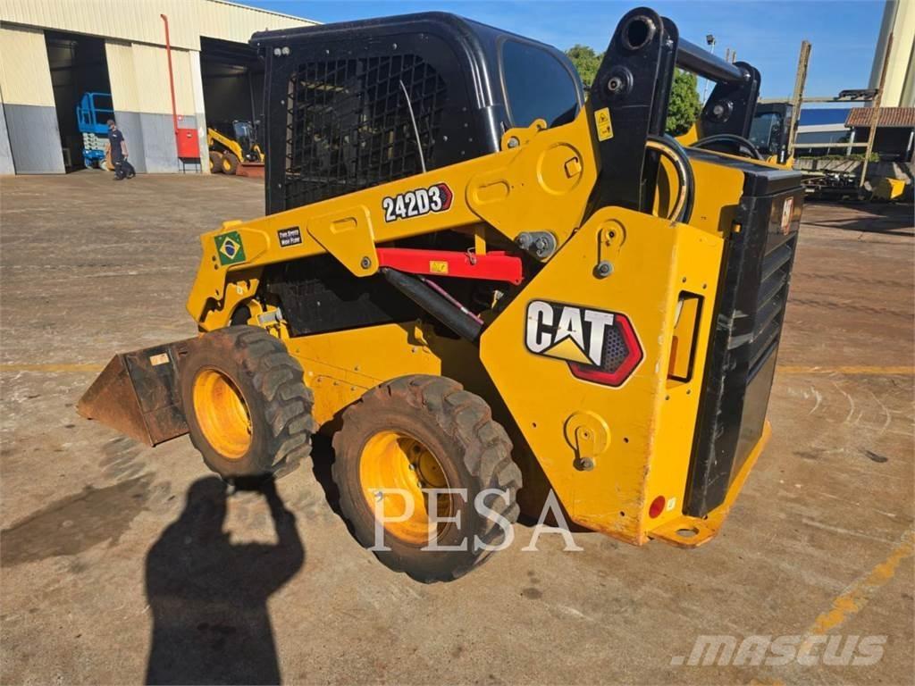 CAT 242 D Skid steer loaders