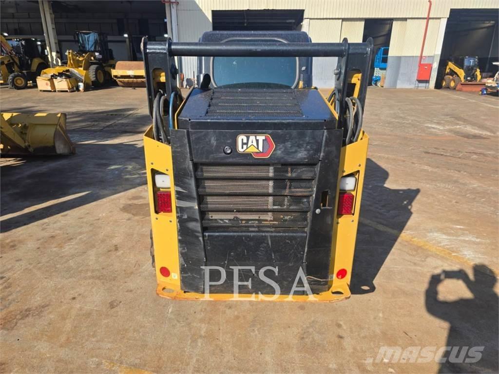 CAT 242 D Skid steer loaders