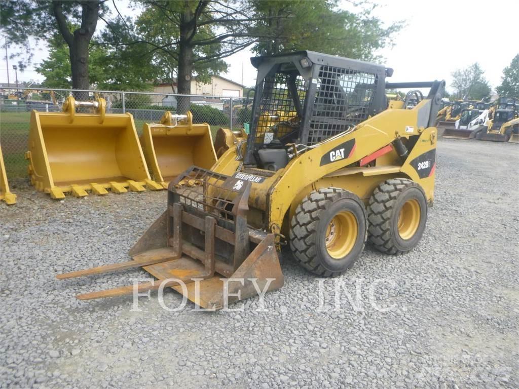 CAT 242B3 Skid steer loaders